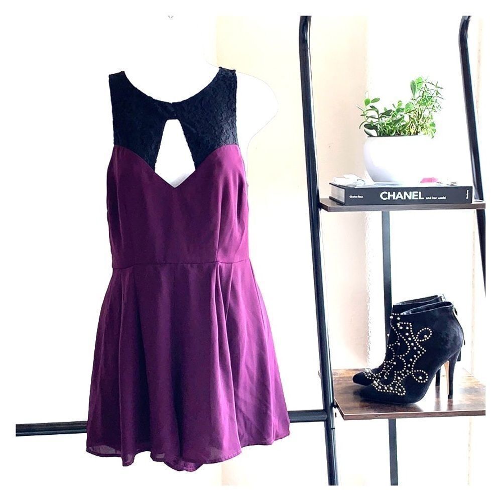 LEGEND Purple Sleeveless Lace Cutout Romper Size S